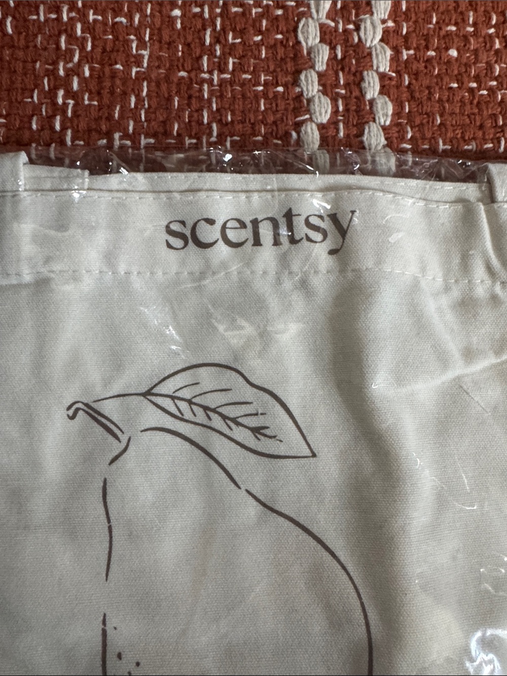 Scentsy Cream Tote with Fruit Line Art - Picture 2 of 4